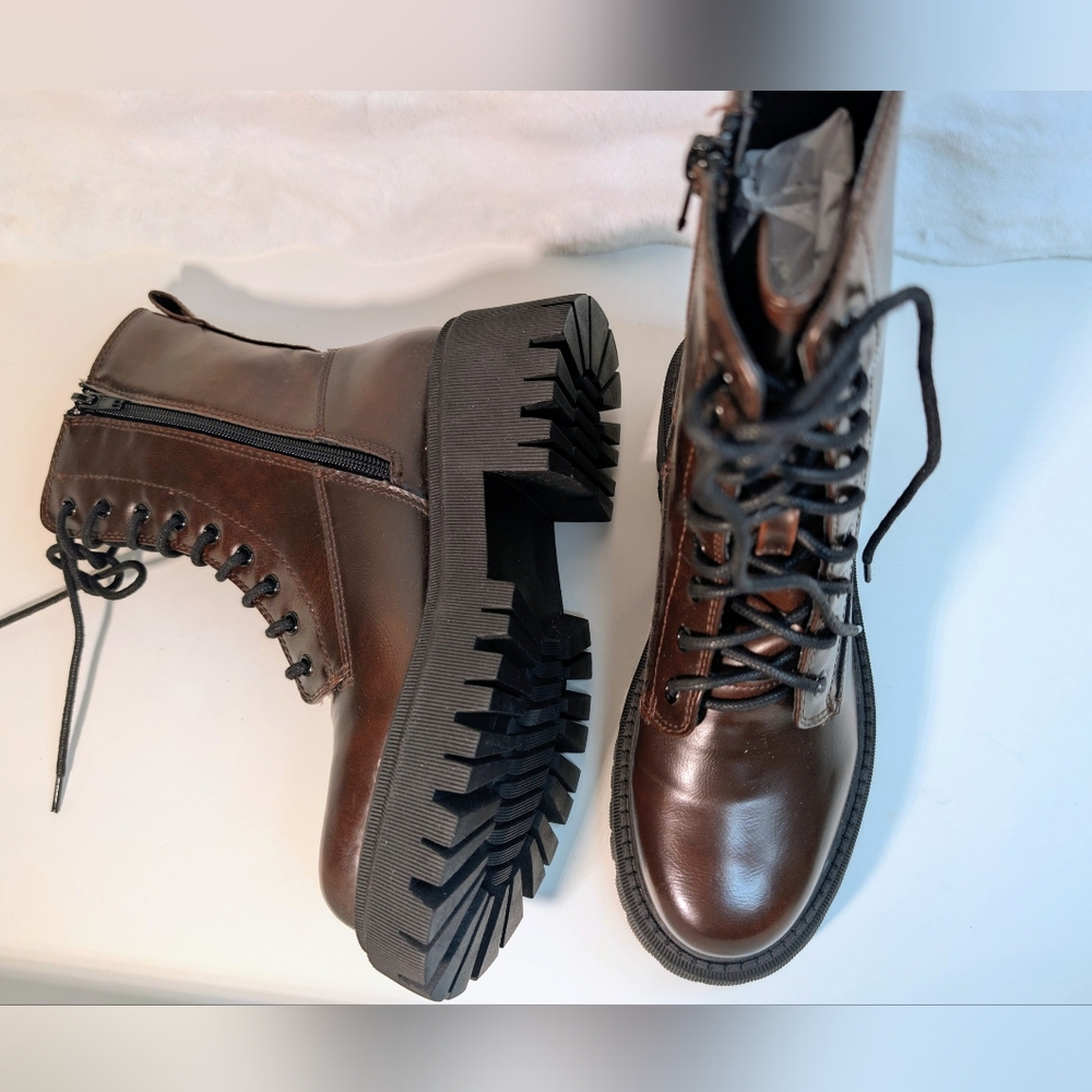 Madden Girl Kknight Combat Boots – Brown Rub – Size 6.5M (New in Box) - Picture 11 of 12